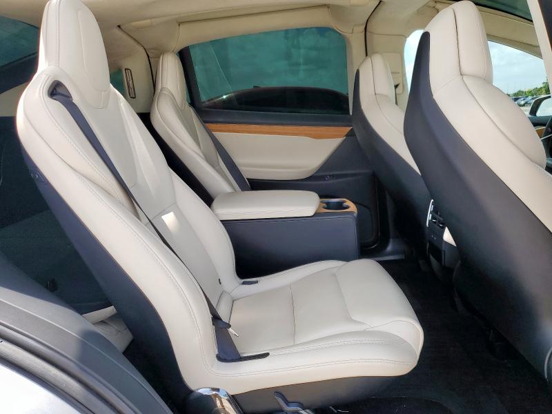 2018 TESLA MODEL X 5YJXCBE21JF113146