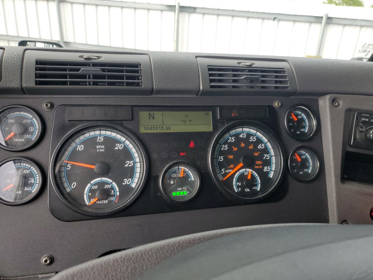 Lot #3180243168 2015 FRHT CASCADIA 1