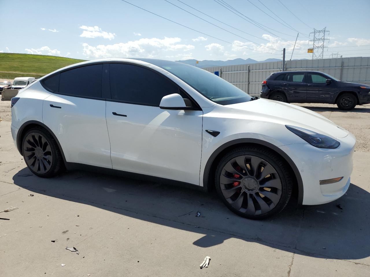 TESLA MODEL Y