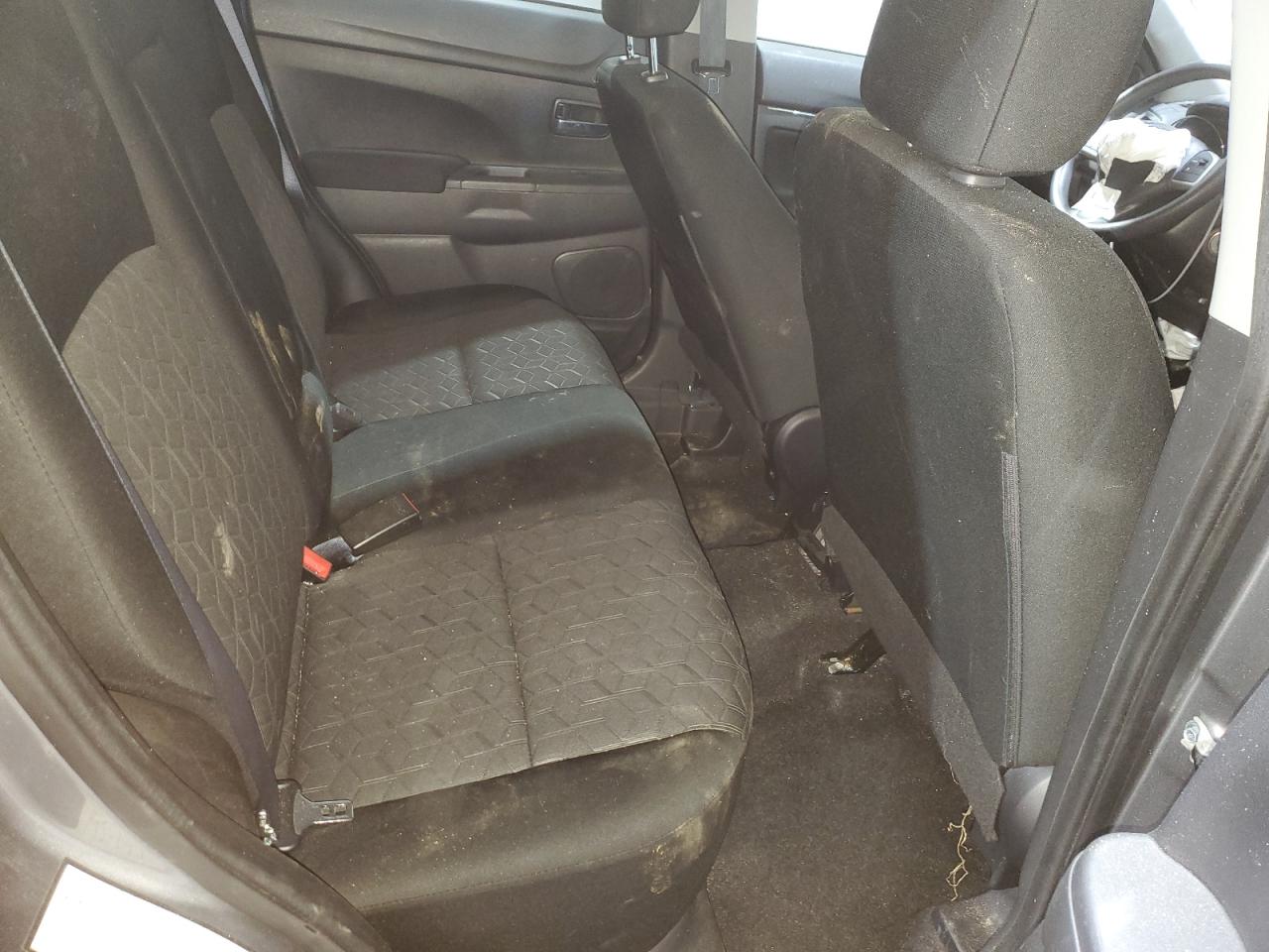 MITSUBISHI OUTLANDER ES