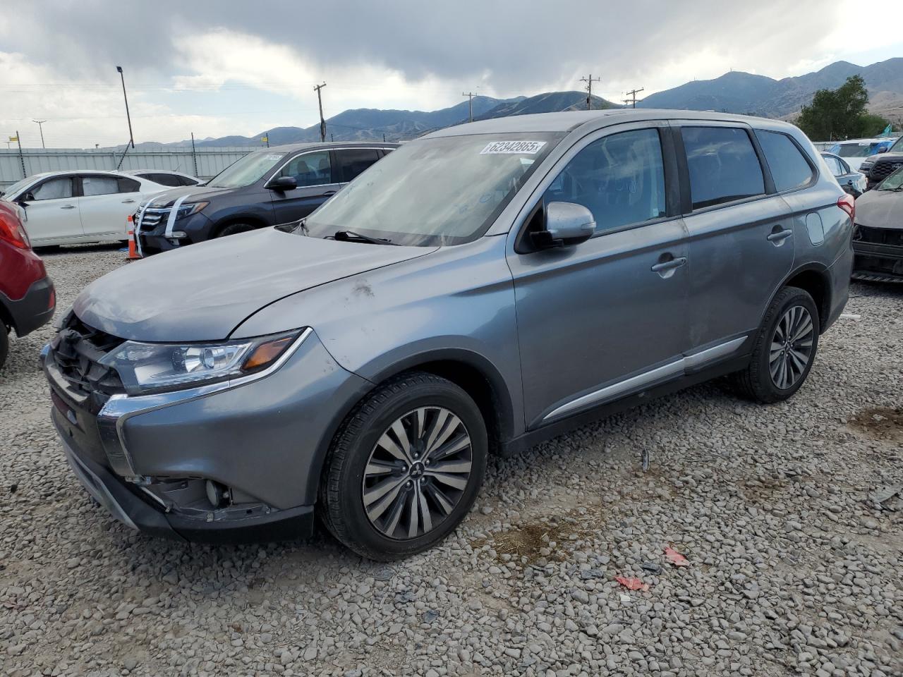 MITSUBISHI OUTLANDER SE