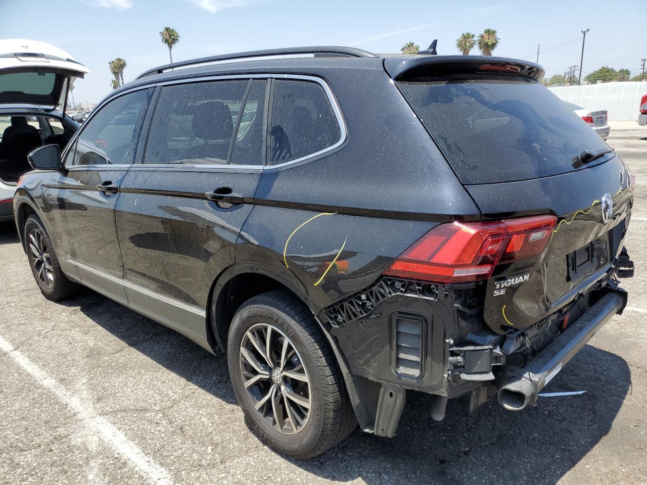 VOLKSWAGEN TIGUAN SE