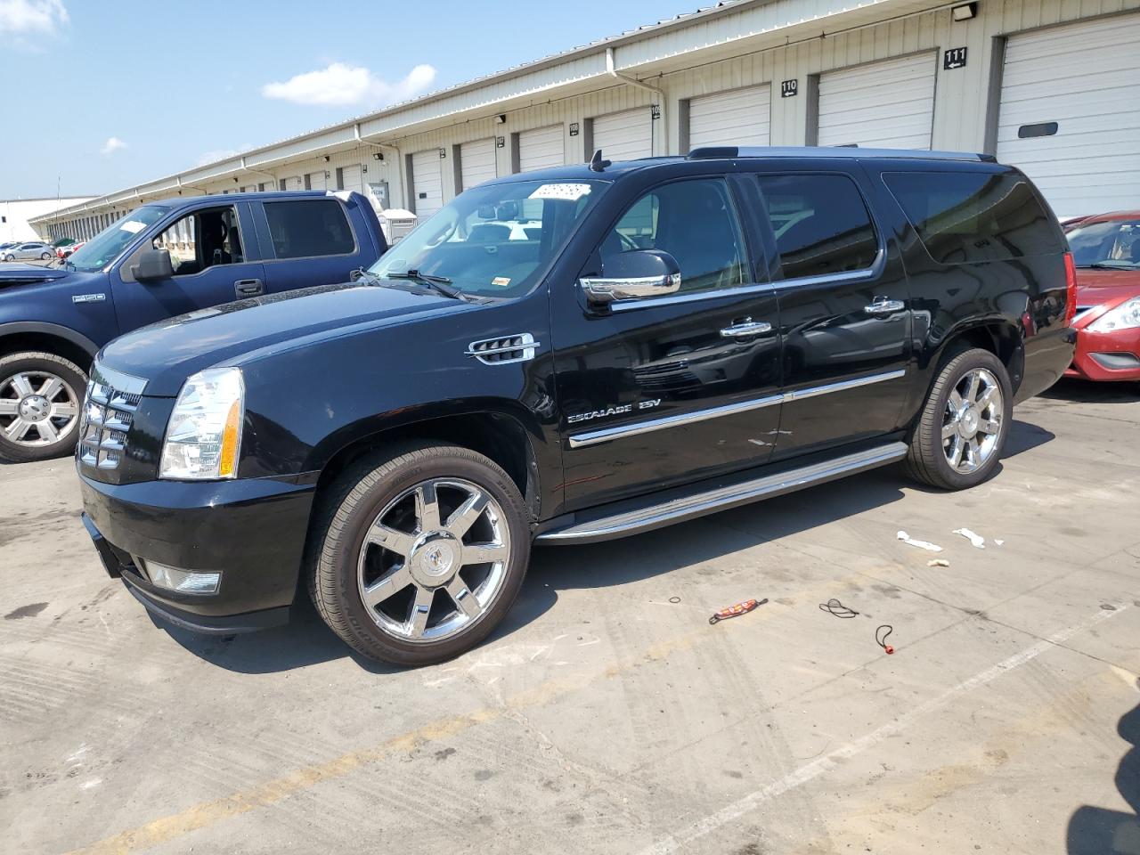 CADILLAC ESCALADE ESV LUXURY