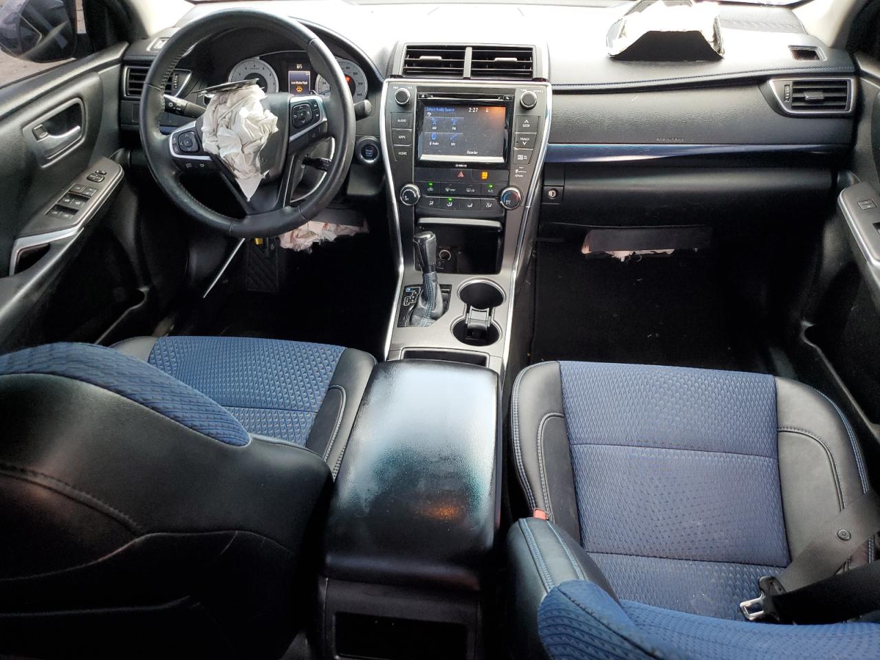 Toyota Camry le 2016