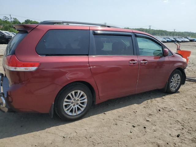 2011 TOYOTA SIENNA XLE - 5TDYK3DC3BS157220
