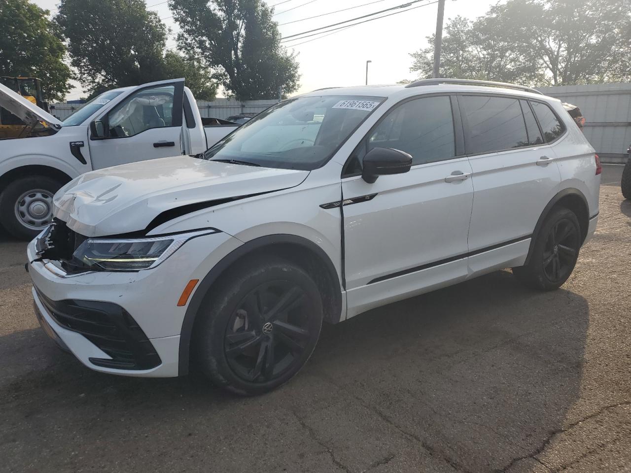 VOLKSWAGEN TIGUAN SE R-LINE BLACK