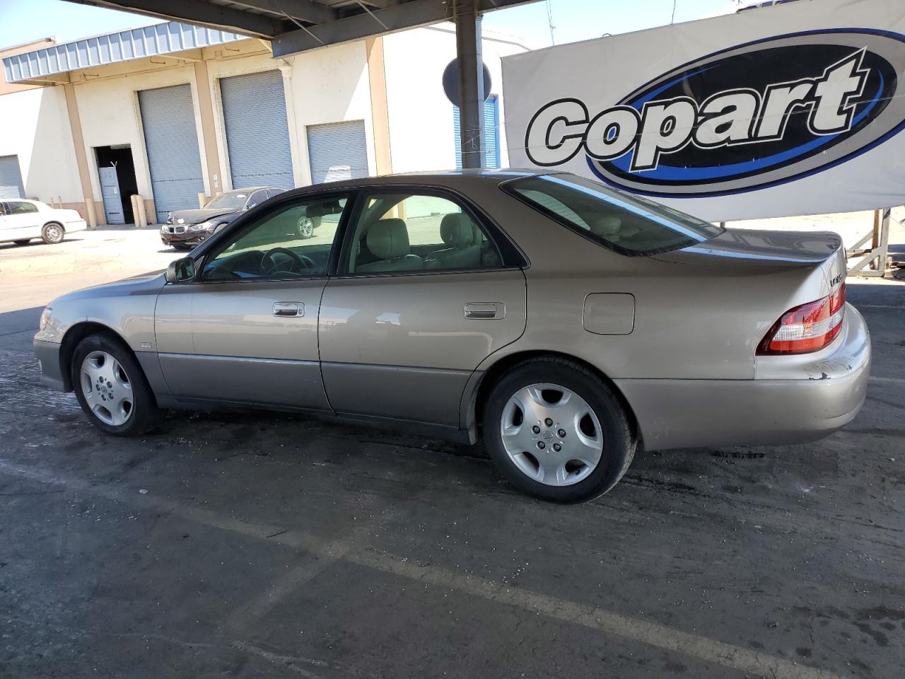 Lot #3234763409 2000 LEXUS ES 300