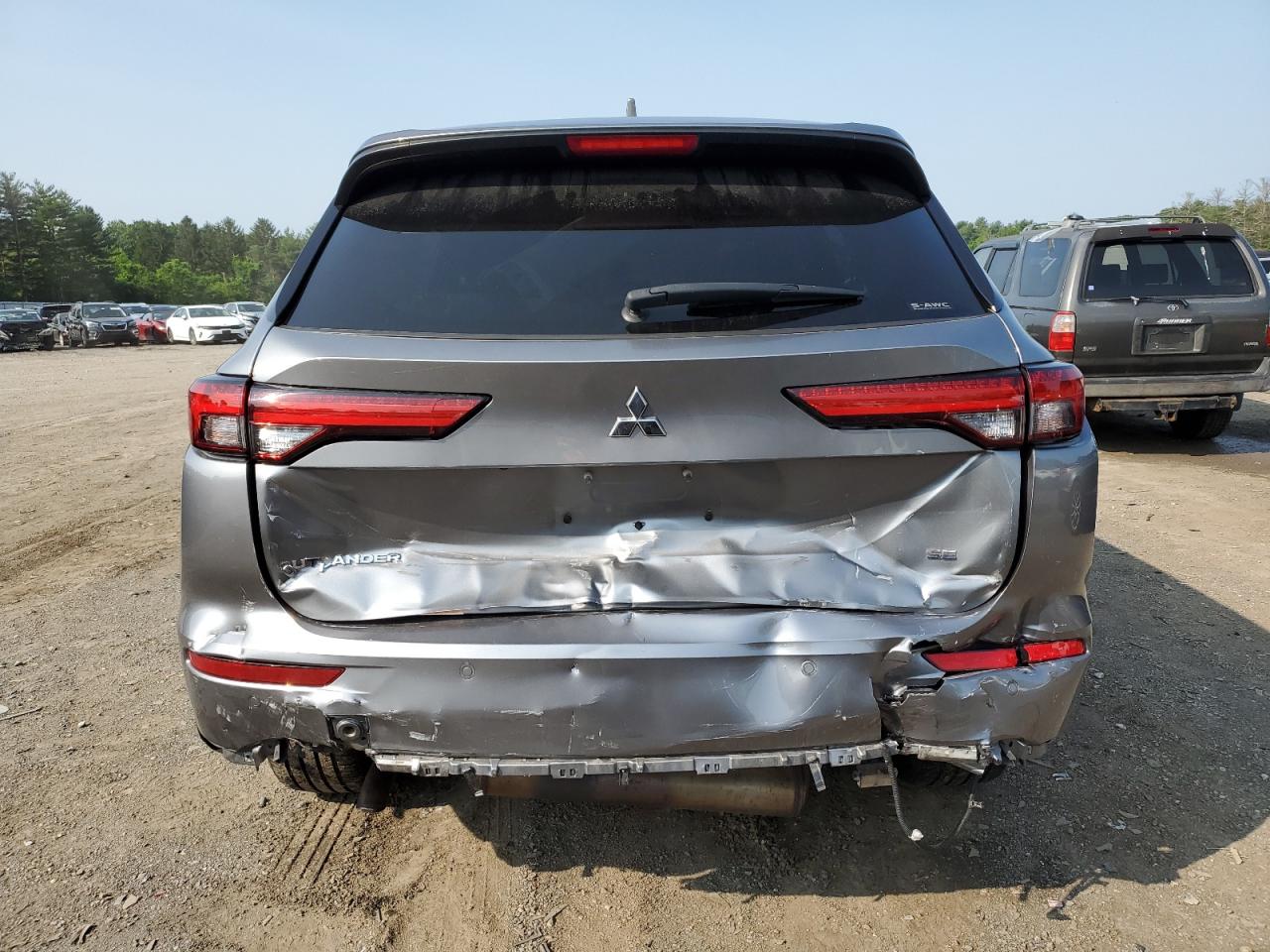 MITSUBISHI OUTLANDER SE