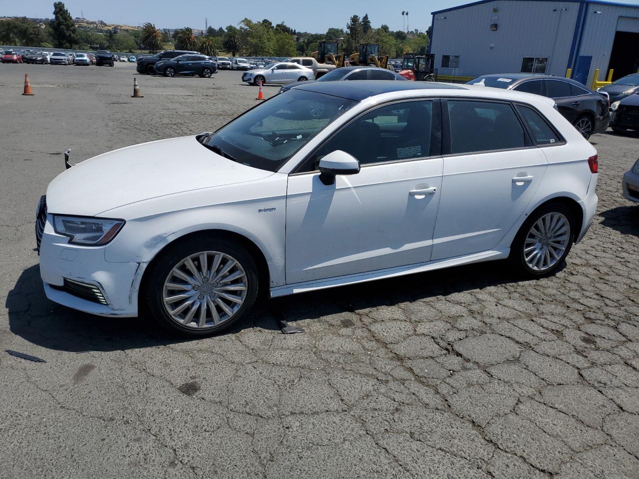 AUDI A3 E-TRON PREMIUM