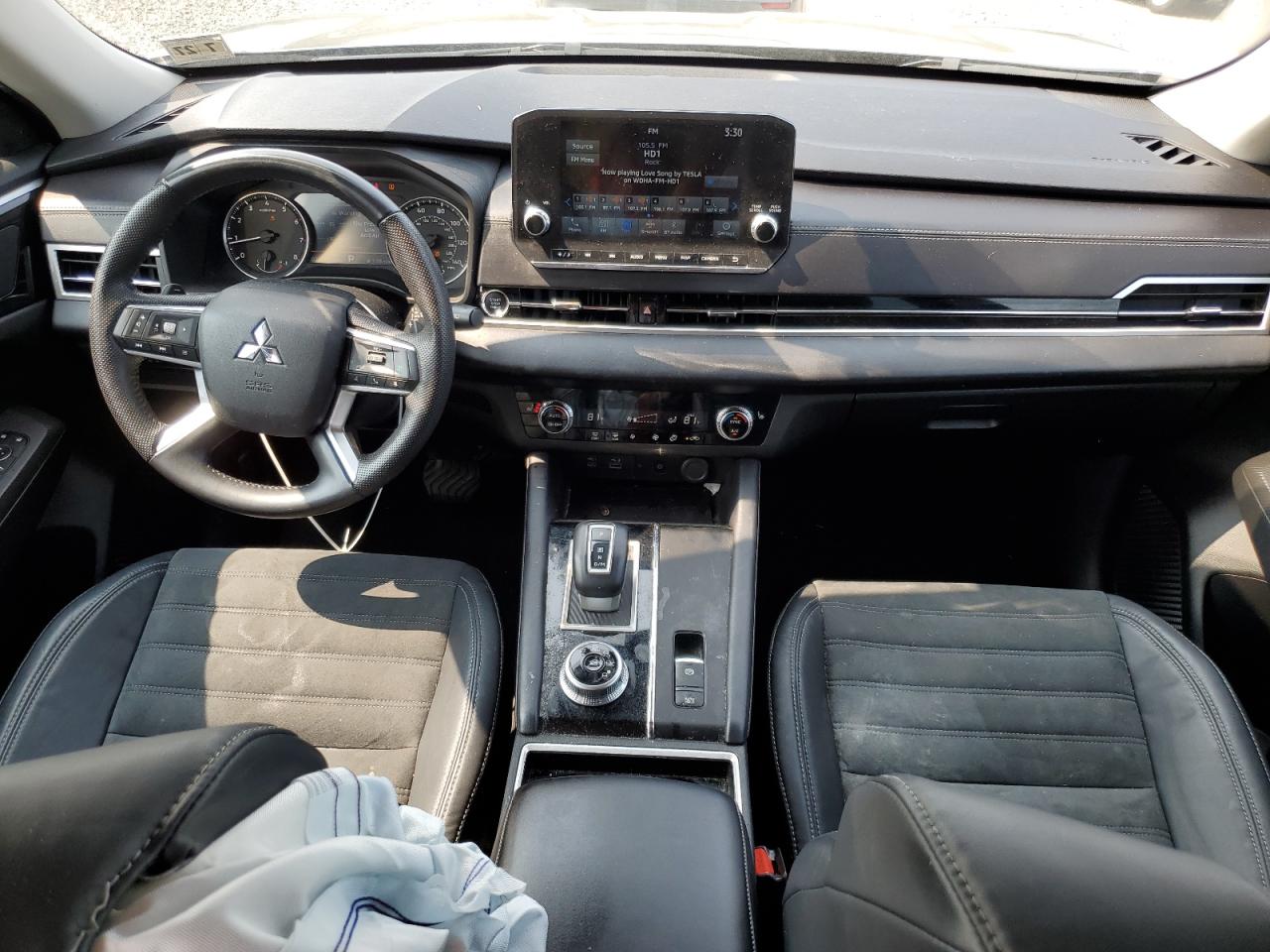 MITSUBISHI OUTLANDER SE