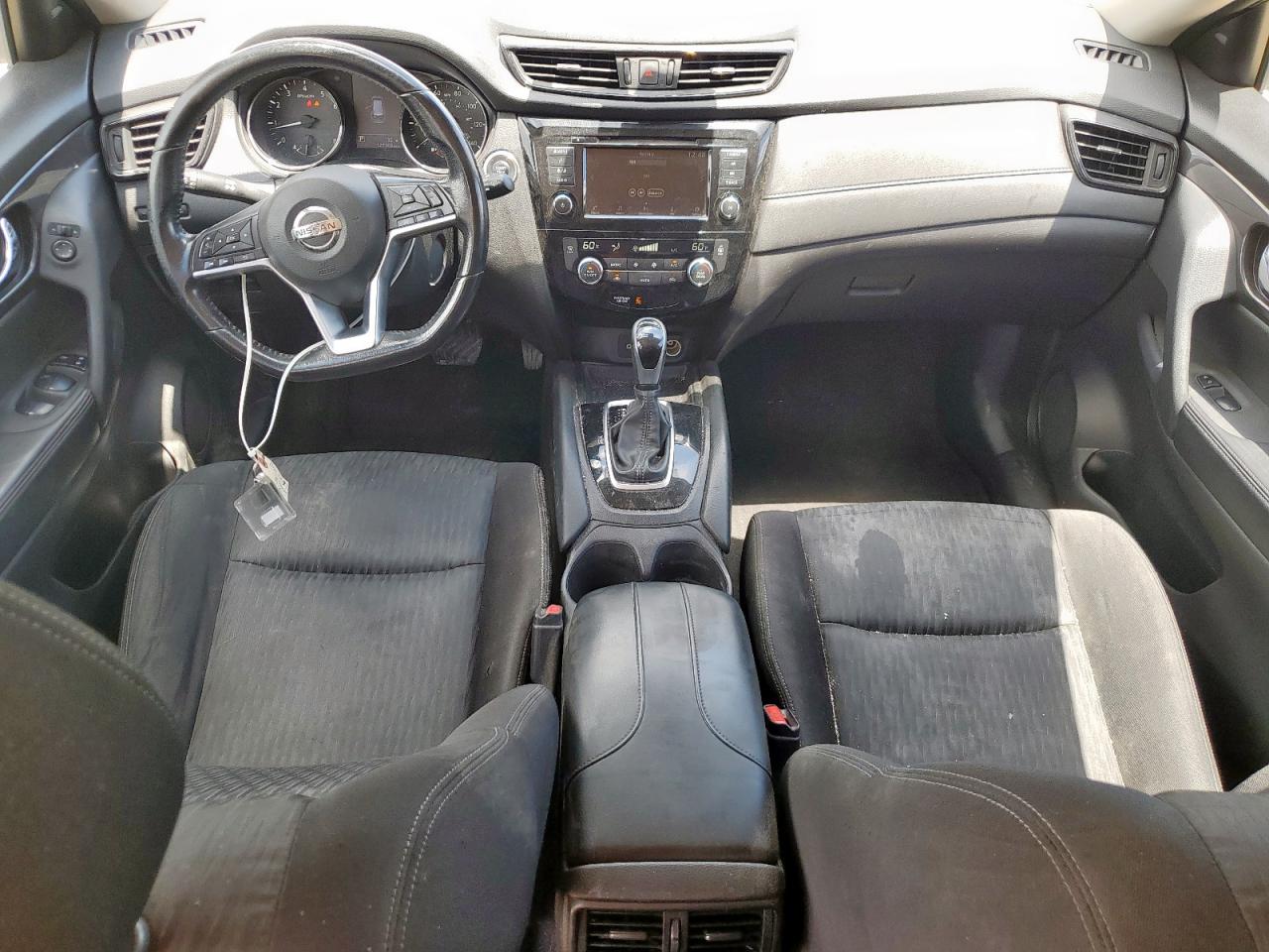 Nissan Rogue s 2020