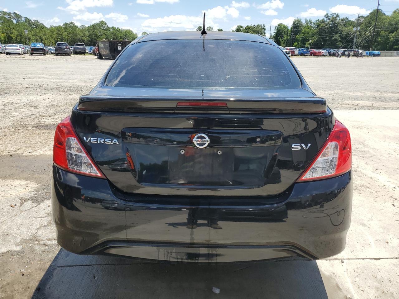 NISSAN VERSA S