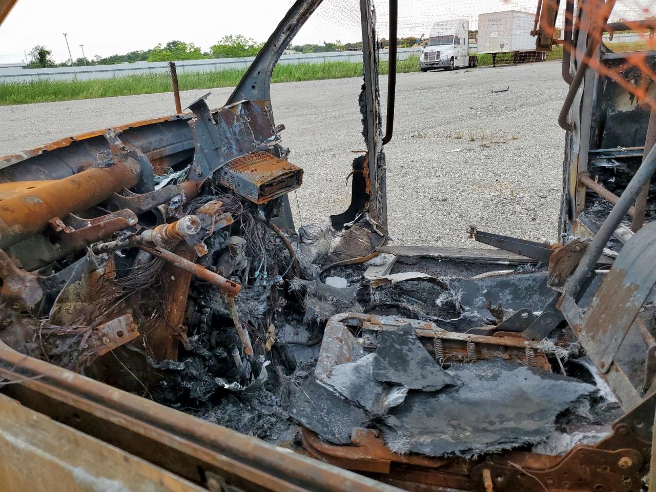 FORD ECONOLINE E450 SUPER DUTY CUTAWAY VAN