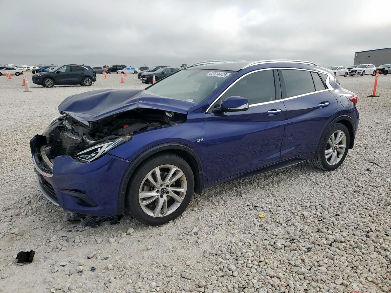 INFINITI QX30 PURE