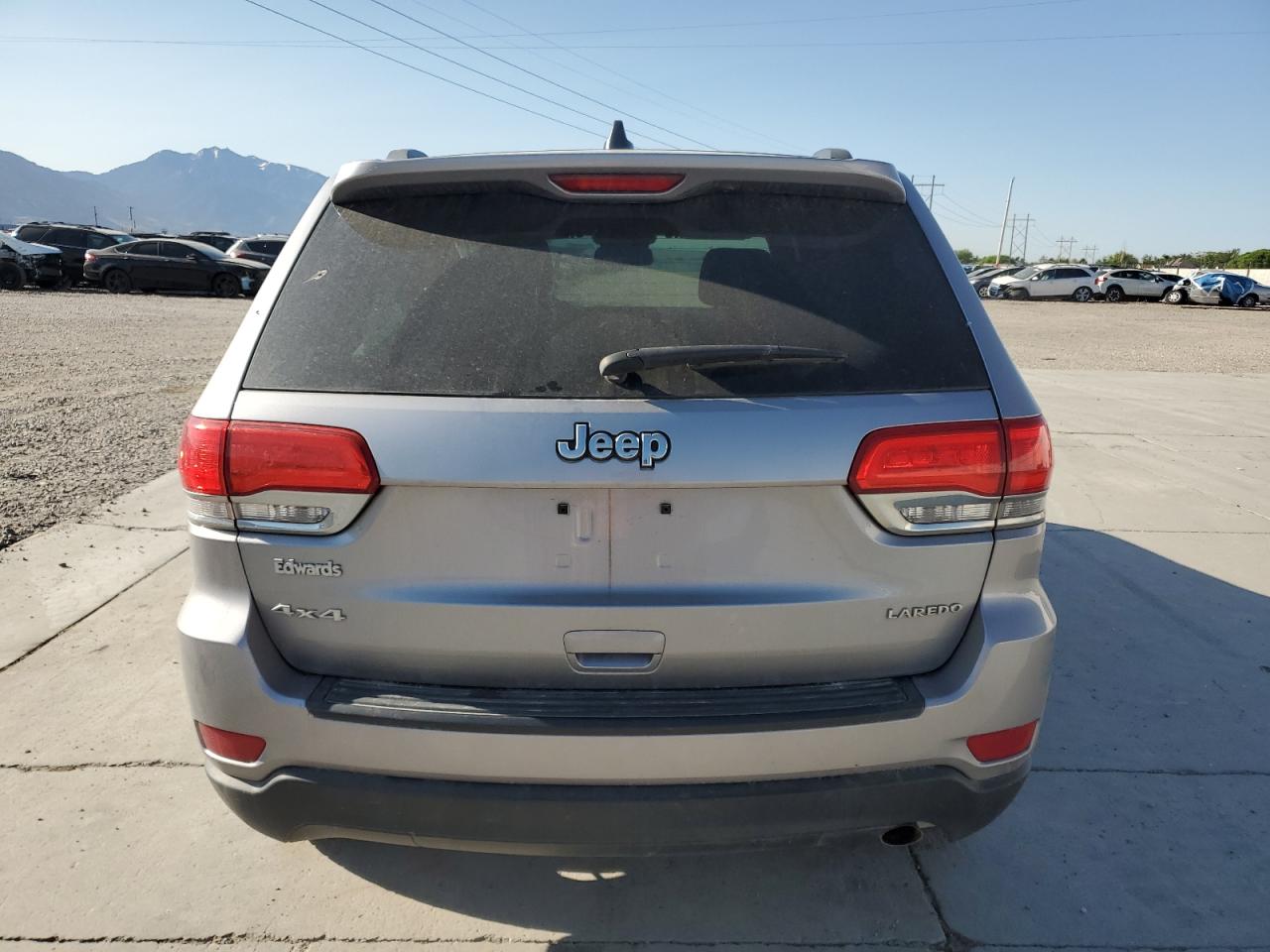 JEEP GRAND CHEROKEE LAREDO