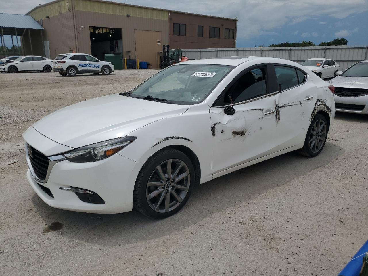 MAZDA 3 GRAND TOURING