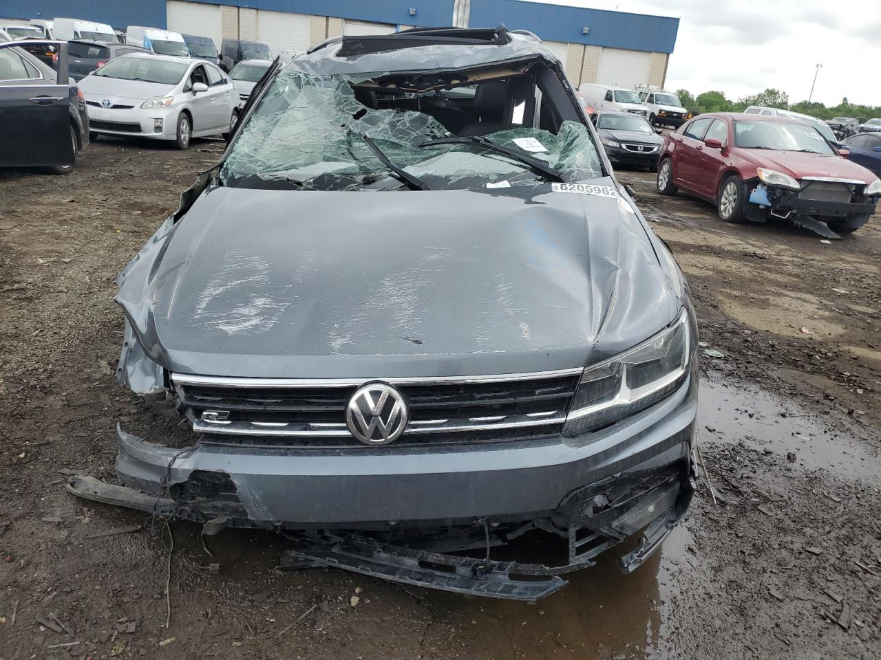 VOLKSWAGEN TIGUAN SE