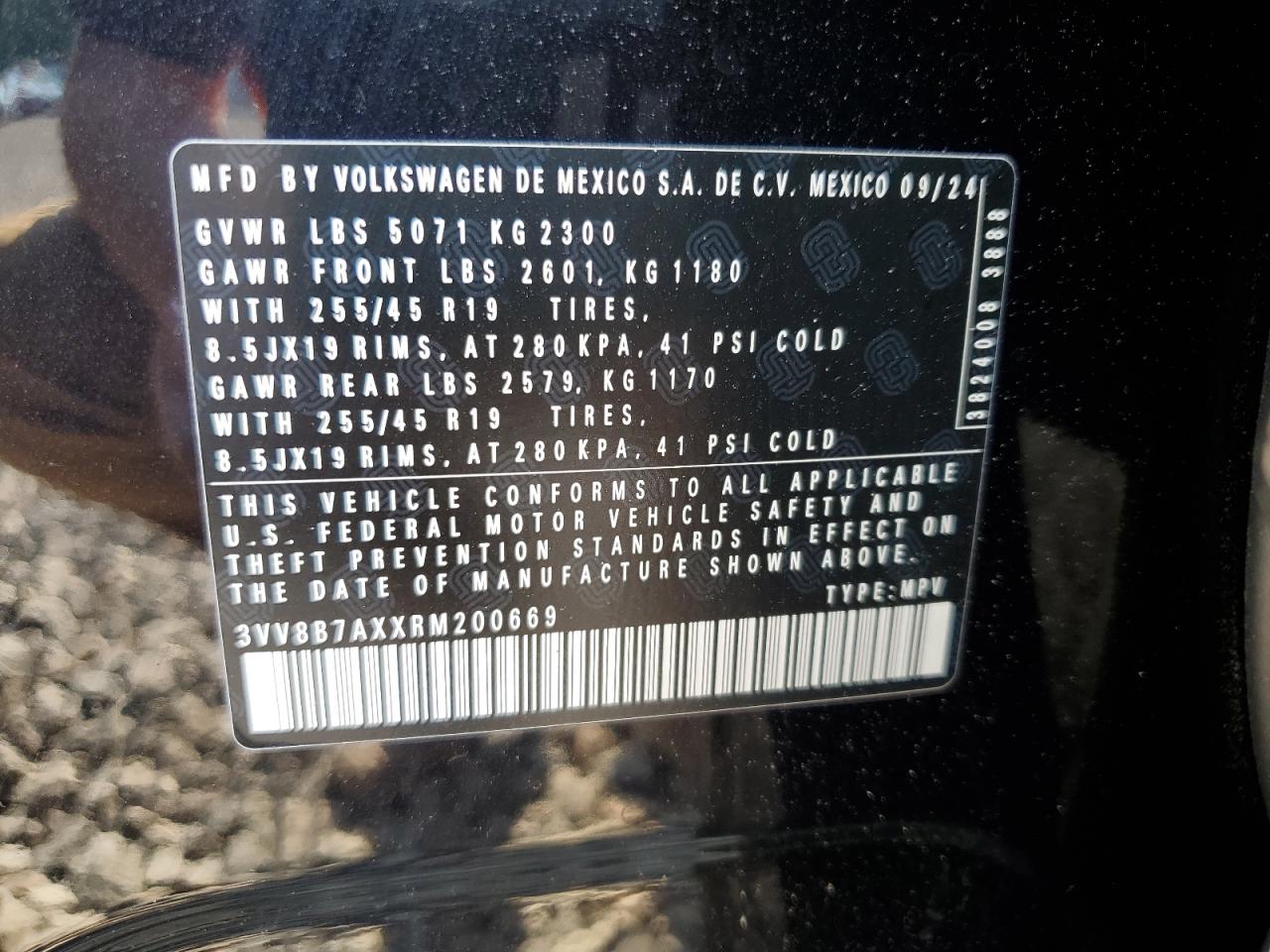 VOLKSWAGEN TIGUAN SE R-LINE BLACK