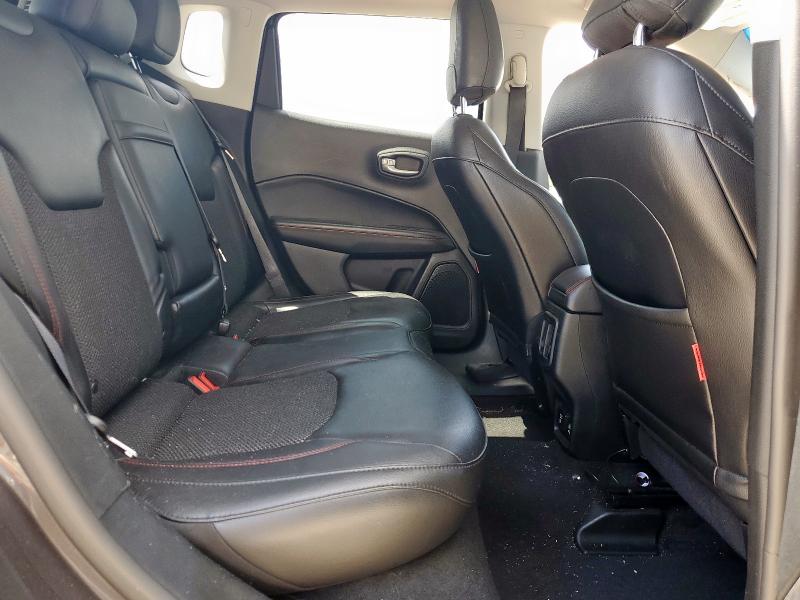 2018 JEEP COMPASS TR 3C4NJDDB9JT132023