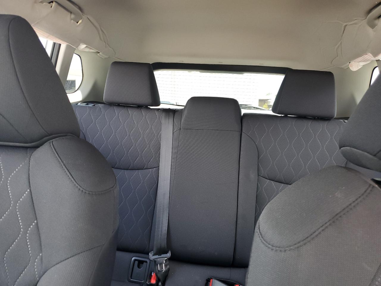 TOYOTA COROLLA CROSS LE