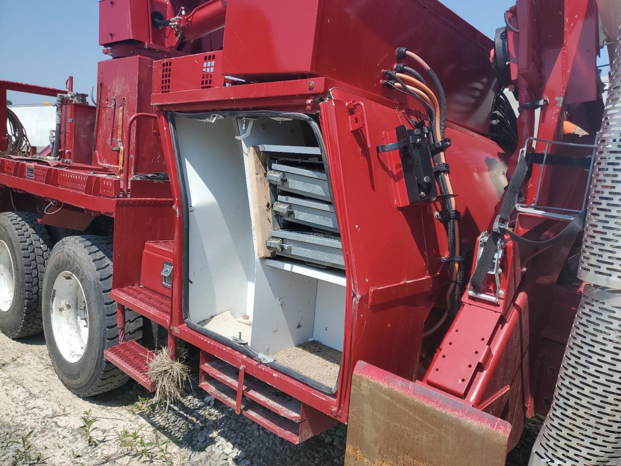 Lot #3271710619 2023 INTERNATIONAL HV607