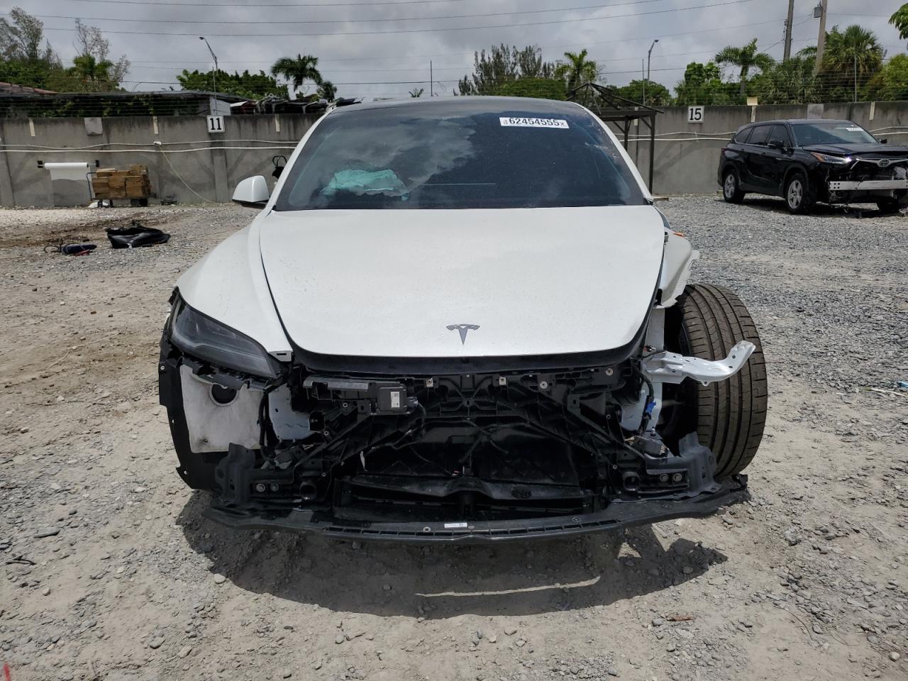 Tesla Model 3 2024