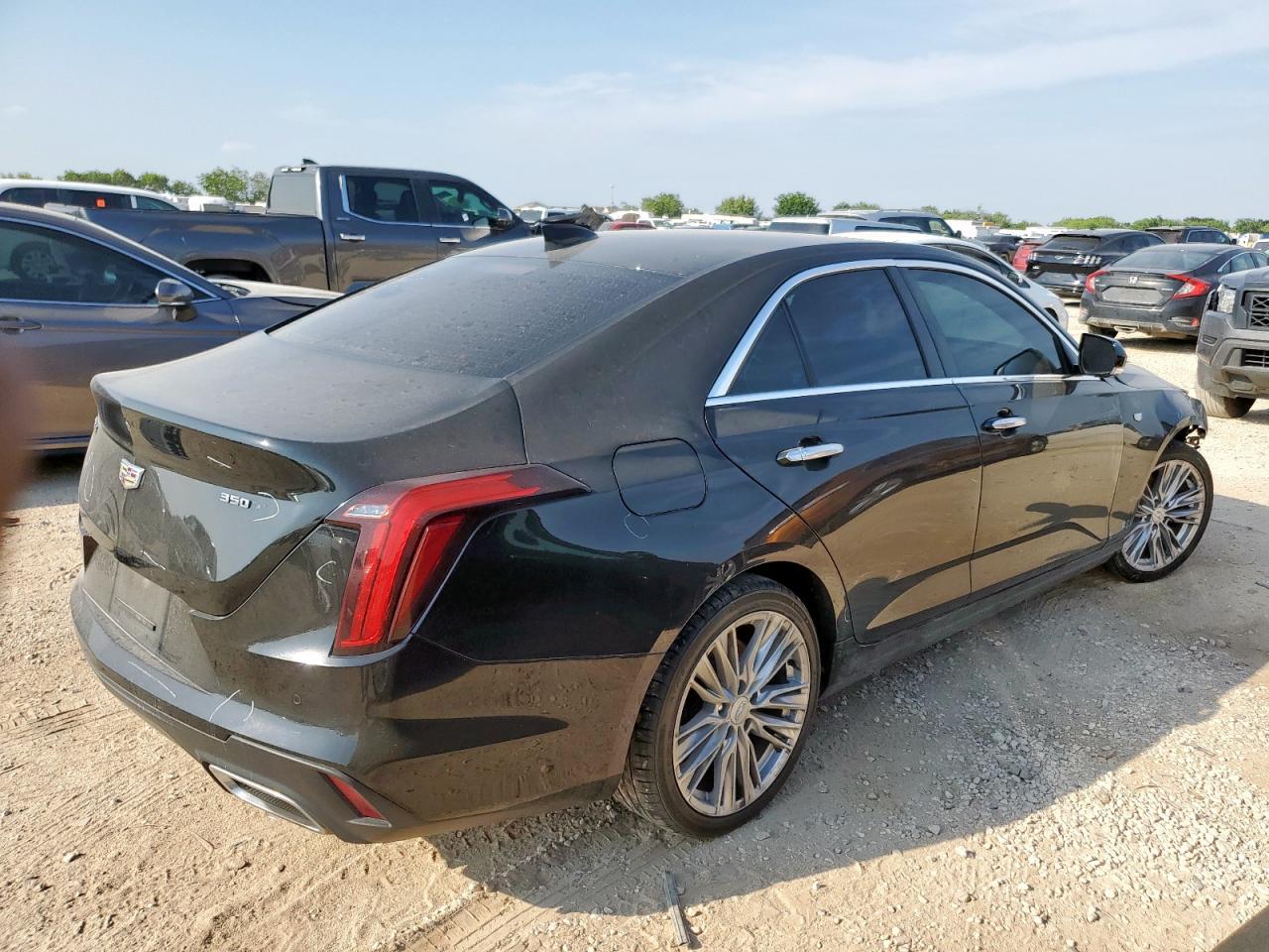 CADILLAC CT4 PREMIUM LUXURY