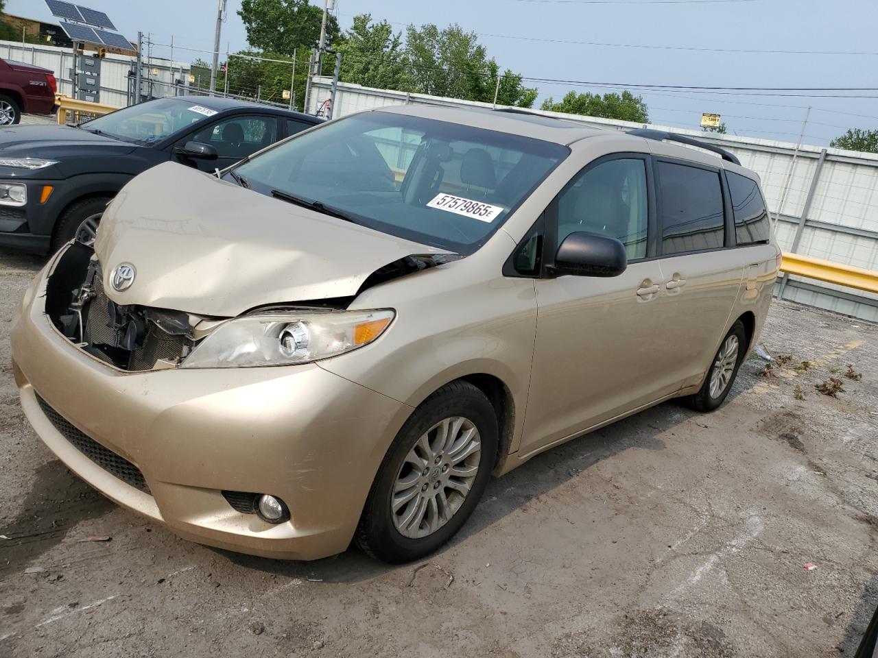 TOYOTA SIENNA XLE