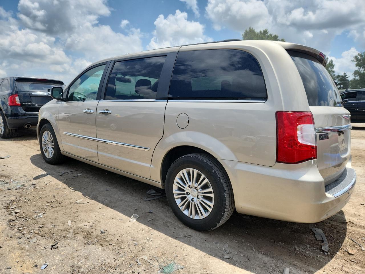 CHRYSLER TOWN & COUNTRY TOURING L
