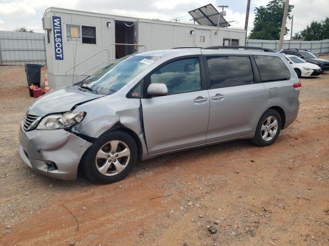 TOYOTA SIENNA LE