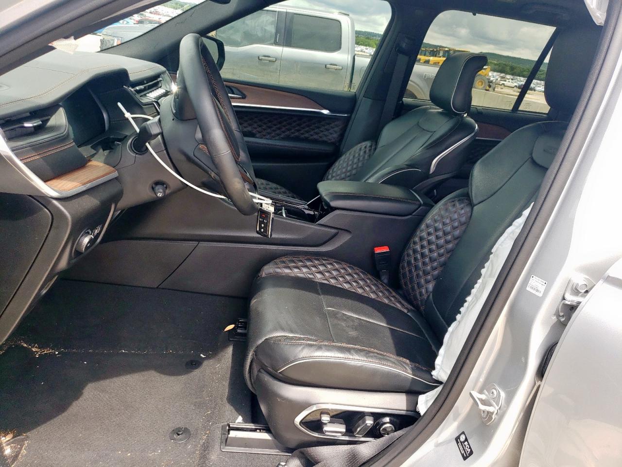 JEEP GRAND CHEROKEE SUMMIT