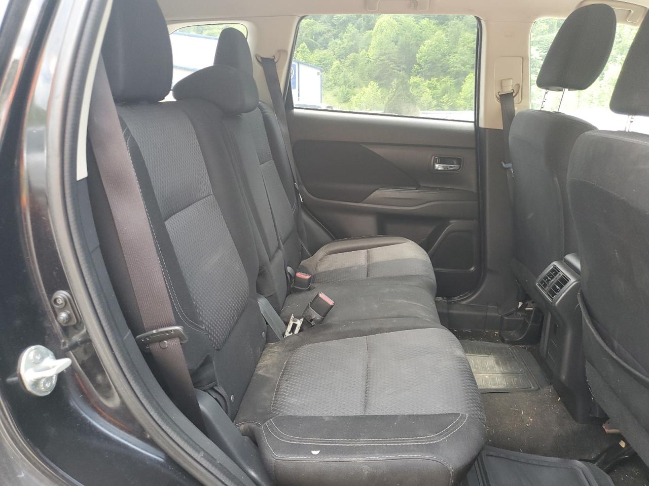 MITSUBISHI OUTLANDER ES