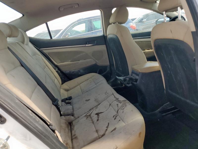 2018 HYUNDAI ELANTRA SEL 5NPD84LF0JH393231