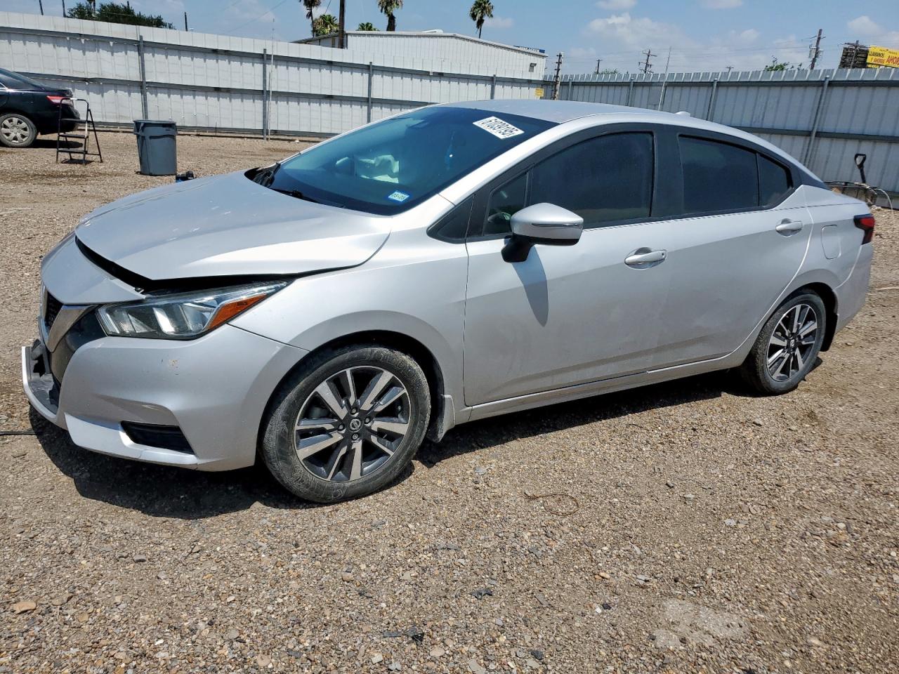 NISSAN VERSA SV