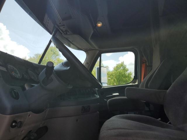 2017 FREIGHTLINER CASCADIA 1 #3180885989