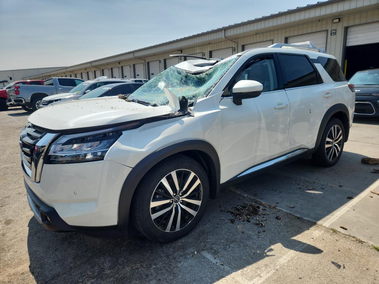 NISSAN PATHFINDER PLATINUM