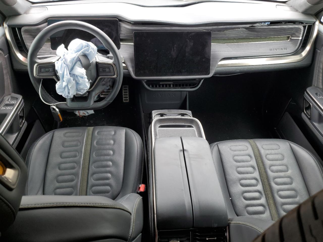 RIVIAN R1T ADVENTURE