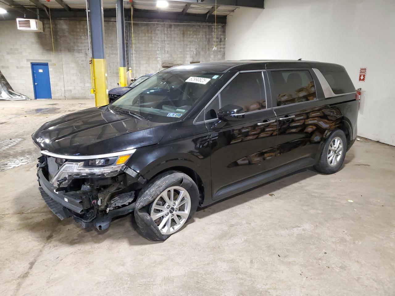 KIA CARNIVAL LX