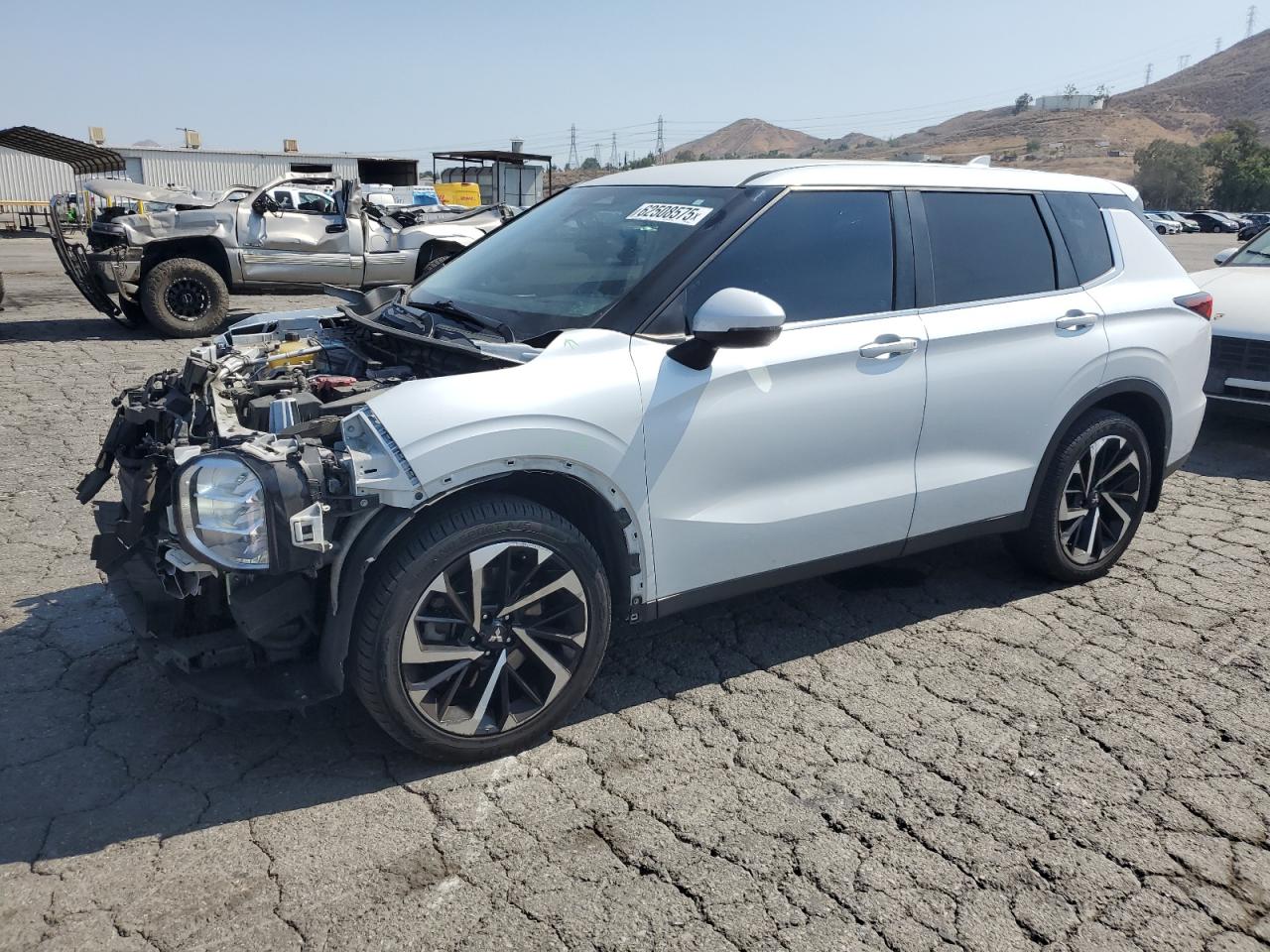 MITSUBISHI OUTLANDER ES