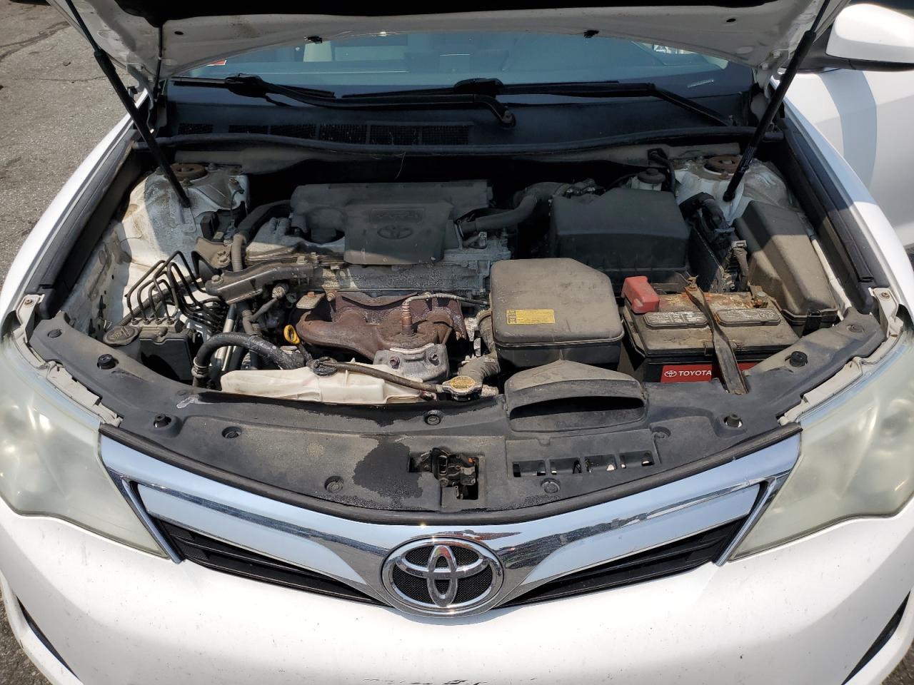 TOYOTA CAMRY BASE