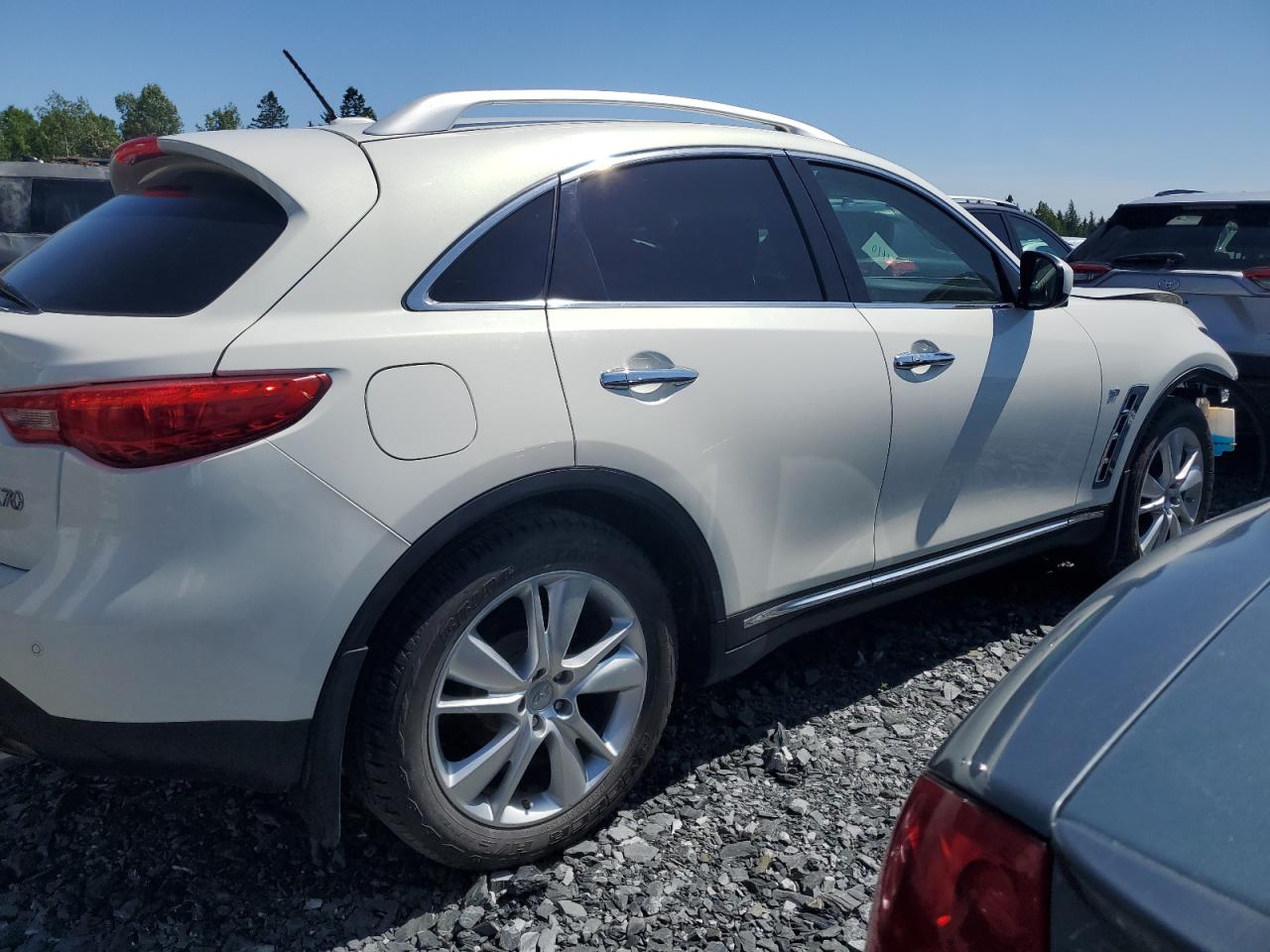 INFINITI QX70