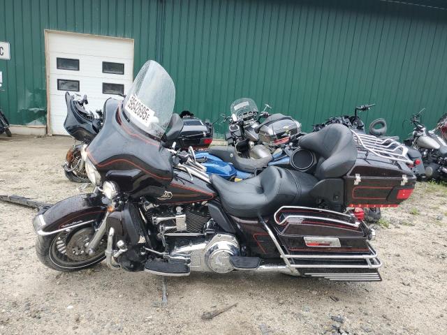 2011 HARLEY-DAVIDSON FLHTCU - 1HD1FC416BB674022