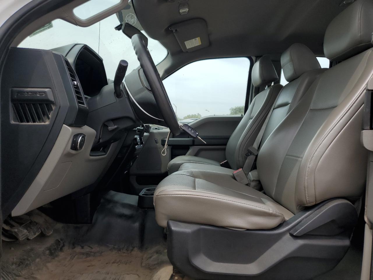 FORD F-150 SUPER CAB