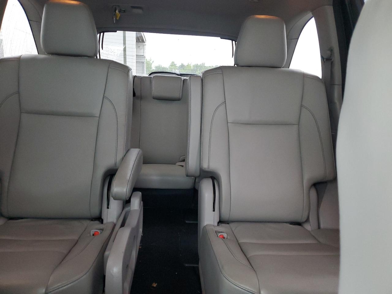 TOYOTA HIGHLANDER SE