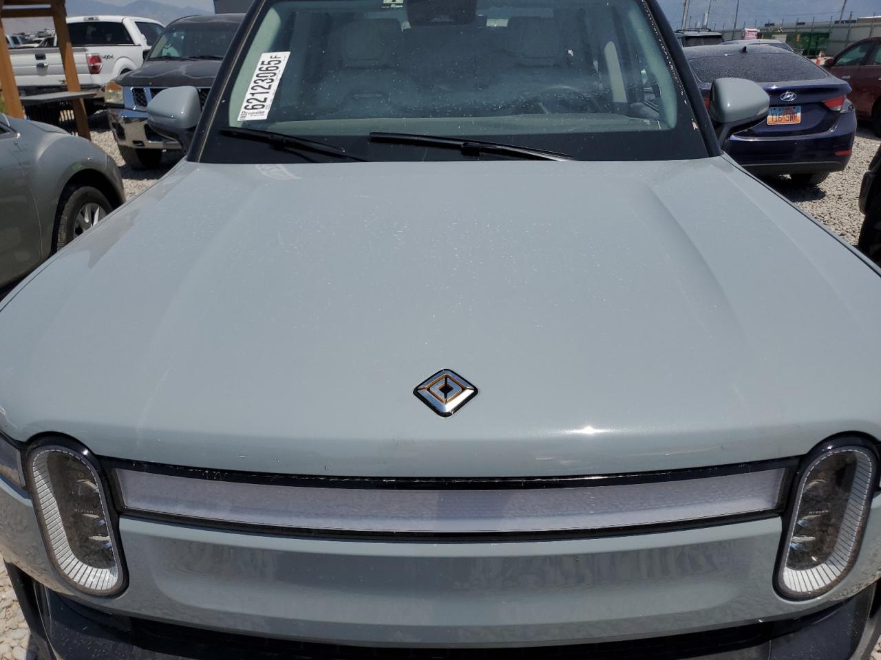 RIVIAN R1T ADVENTURE