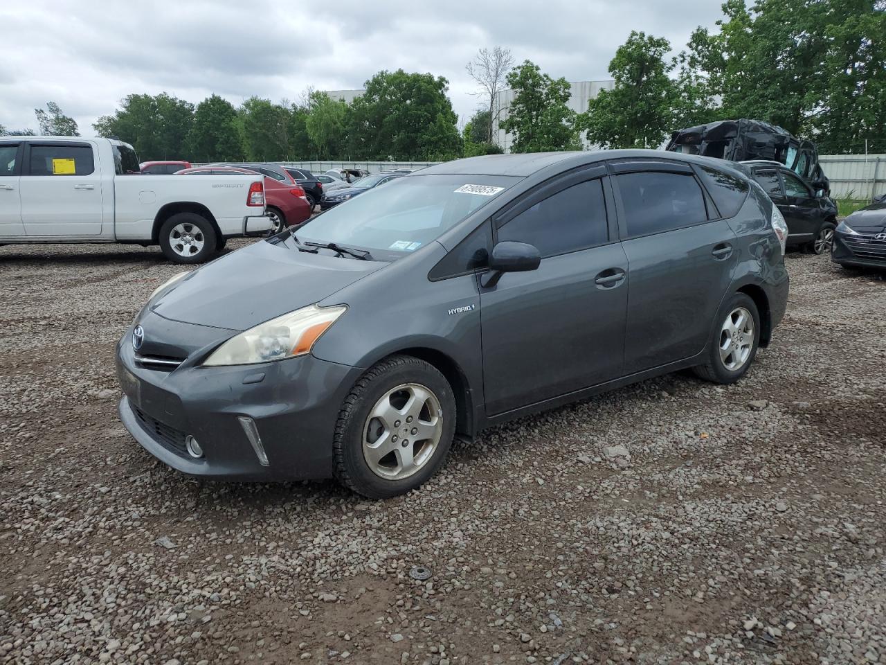 TOYOTA PRIUS V
