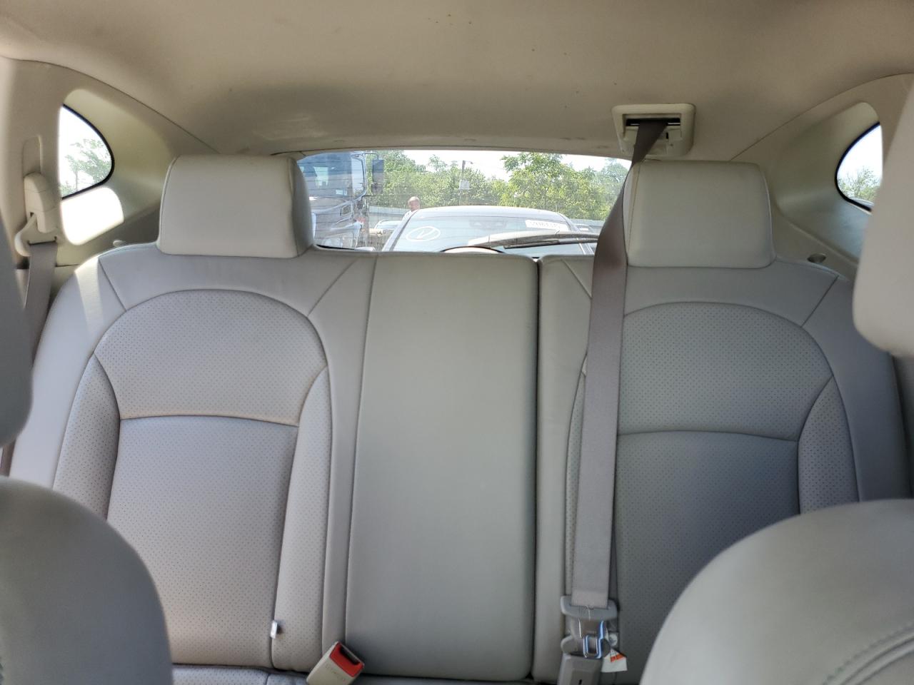 Nissan Rogue s 2011