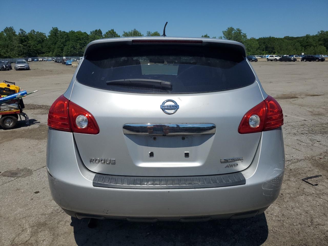 Nissan Rogue s 2012