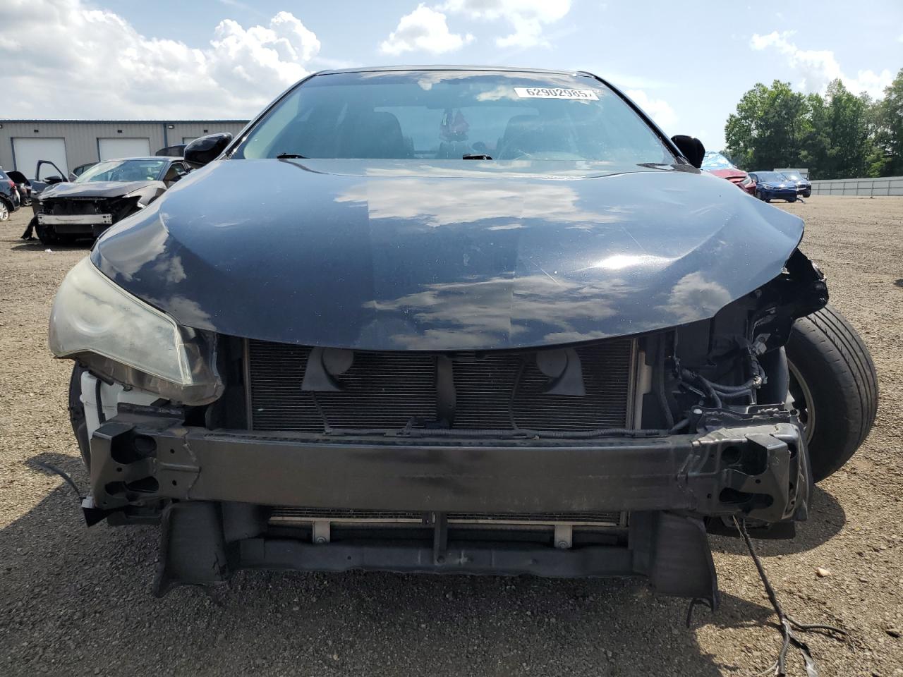 Toyota Camry le 2015