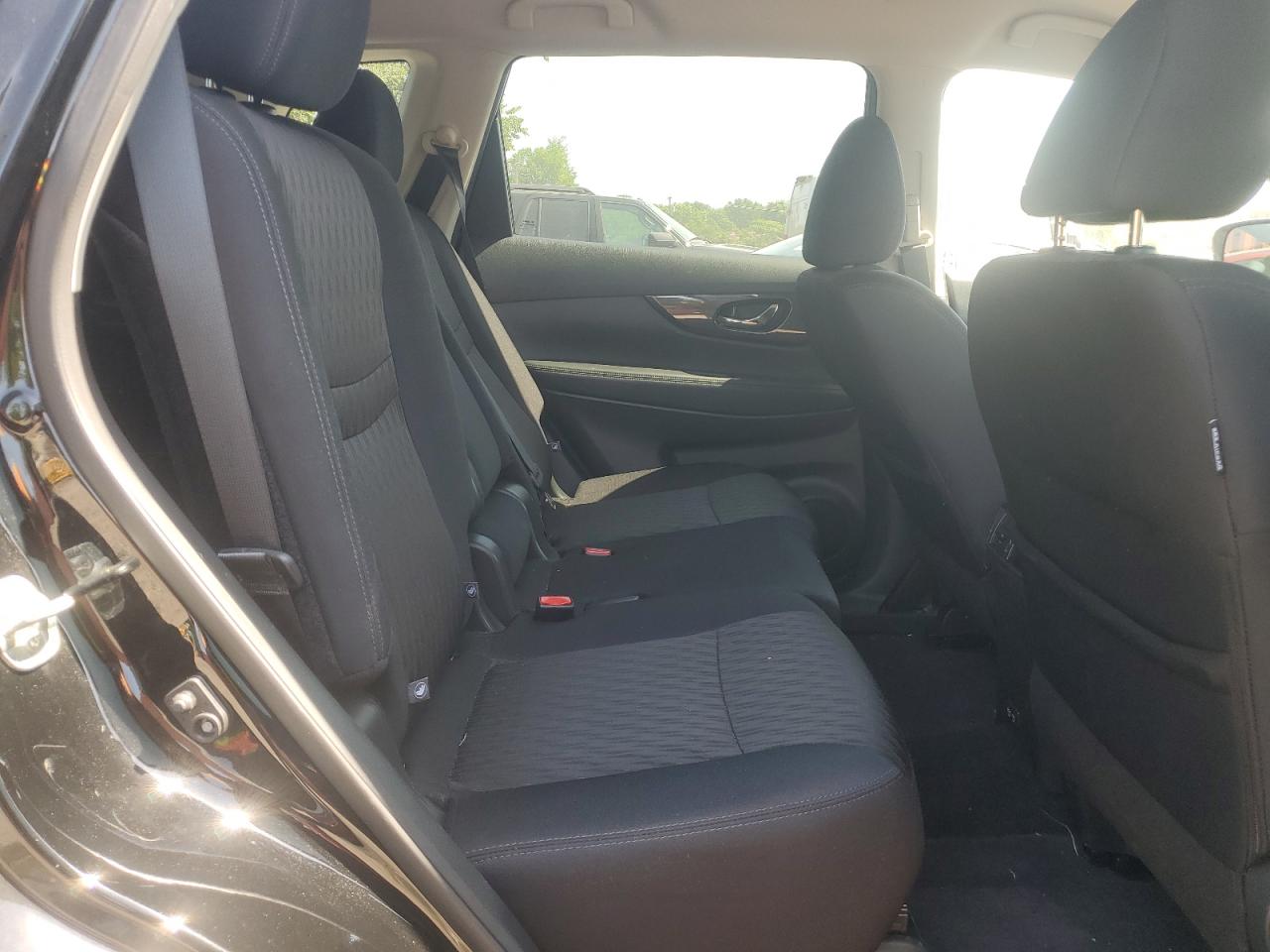 Nissan Rogue s 2019